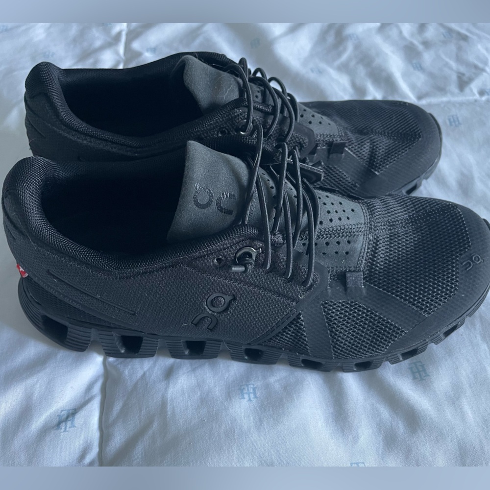 On cloud 5 sneakers